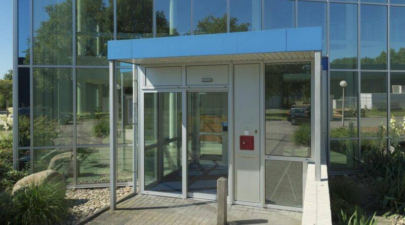 4 Types of Automatic Doors